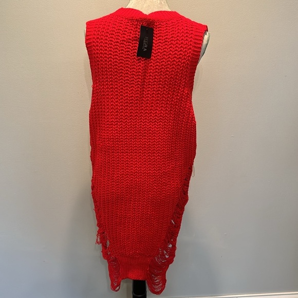 Hera collection red distressed acrylic crochet sleeveless sweater NWT M/L - Picture 4 of 9